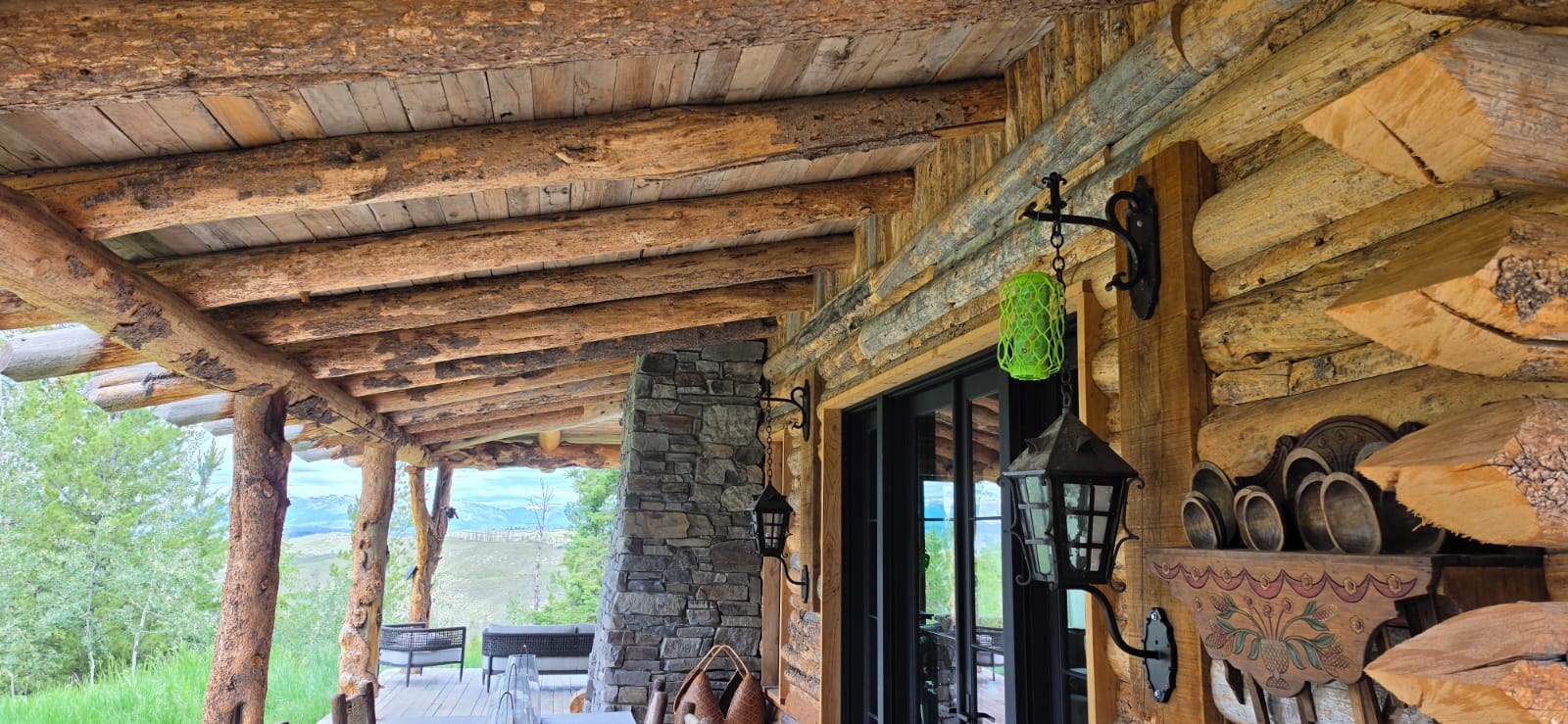 Log wall before sandblasting